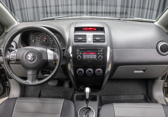 Подержанный автомобиль Suzuki SX4 Hatchback 2008 года (14 фото)