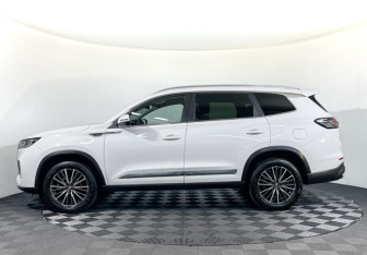 Подержанный автомобиль Chery Tiggo 8 Pro Max 2022 года (8 фото)