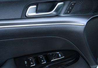 Подержанный автомобиль Kia K5 2021 года (18 фото)