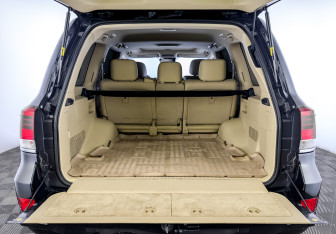 Подержанный автомобиль Toyota Land Cruiser Suv 2016 года (10 фото)