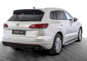 Подержанный автомобиль Volkswagen Touareg 2020 года (5 фото)