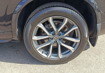 Подержанный автомобиль Volvo XC90 2015 года (13 фото)