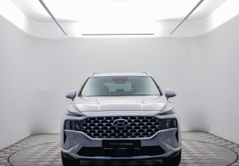 Подержанный автомобиль Hyundai Santa Fe 2021 года (2 фото)