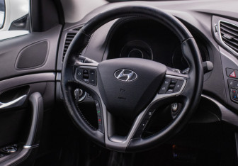 Подержанный автомобиль Hyundai i40 Wagon 2015 года (15 фото)