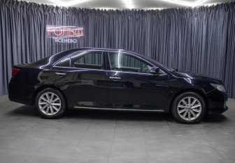 Подержанный автомобиль Toyota Camry Sedan 2013 года (4 фото)