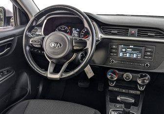 Подержанный автомобиль Kia Rio Hatchback 2021 года (24 фото)