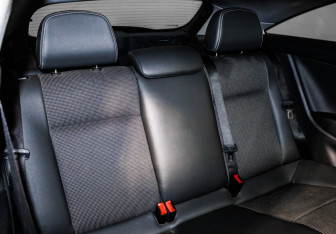 Подержанный автомобиль Opel Astra Hatchback 2006 года (16 фото)