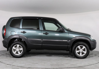 Подержанный автомобиль Chevrolet Niva 2016 года (4 фото)