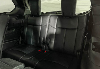 Подержанный автомобиль Nissan Pathfinder 2014 года (24 фото)