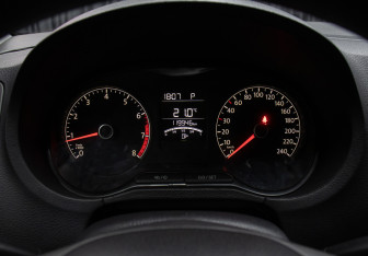 Подержанный автомобиль Volkswagen Polo Sedan 2016 года (13 фото)