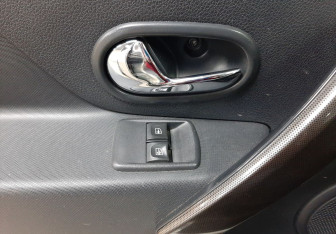 Подержанный автомобиль Renault Sandero 2020 года (18 фото)