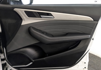 Подержанный автомобиль Haval F7 2023 года (25 фото)