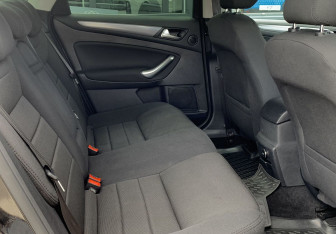 Подержанный автомобиль Ford Mondeo Sedan 2012 года (20 фото)