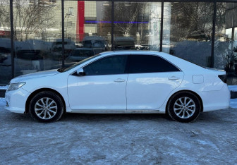 Подержанный автомобиль Toyota Camry Sedan 2012 года (5 фото)