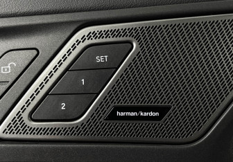 Подержанный автомобиль BMW X1 2025 года (20 фото)