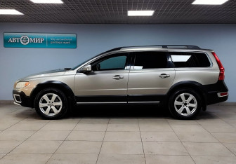 Подержанный автомобиль Volvo XC70 2012 года (8 фото)