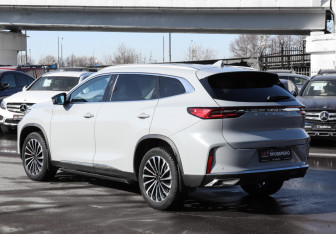 Подержанный автомобиль Exeed TXL 2023 года (7 фото)