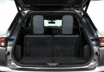 Подержанный автомобиль Mitsubishi Outlander 2021 года (14 фото)