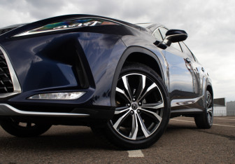 Подержанный автомобиль Lexus RX 2020 года (25 фото)