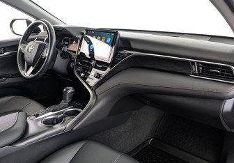 Подержанный автомобиль Toyota Camry Sedan 2023 года (13 фото)