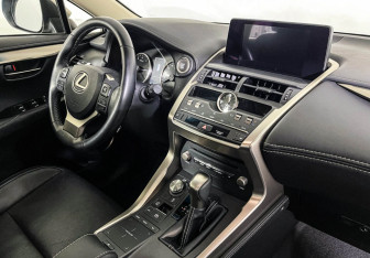 Подержанный автомобиль Lexus NX 2019 года (9 фото)
