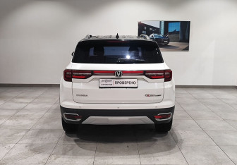 Подержанный автомобиль Changan CS35PLUS 2019 года (6 фото)