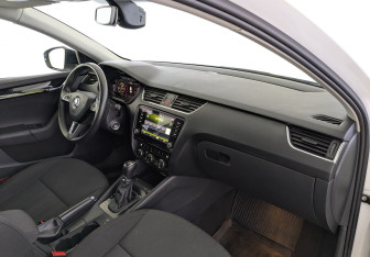 Подержанный автомобиль Skoda Octavia Liftback 2018 года (11 фото)