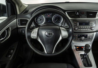 Подержанный автомобиль Nissan Sentra Sedan 2014 года (10 фото)