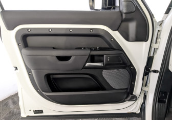 Подержанный автомобиль Land Rover Defender Suv 2020 года (19 фото)