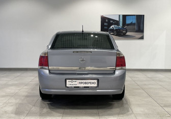 Подержанный автомобиль Opel Vectra Sedan 2007 года (6 фото)