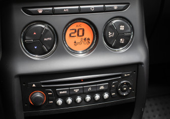 Подержанный автомобиль Citroen C3 Hatchback 2010 года (17 фото)