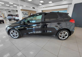 Подержанный автомобиль Kia Ceed Hatchback 2012 года (8 фото)