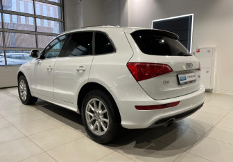 Подержанный автомобиль Audi Q5 2012 года (7 фото)