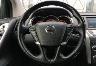 Подержанный автомобиль Nissan Murano Suv 2010 года (13 фото)