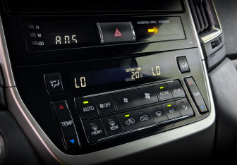 Подержанный автомобиль Toyota Land Cruiser Suv 2019 года (29 фото)