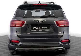 Подержанный автомобиль Kia Sorento 2019 года (6 фото)