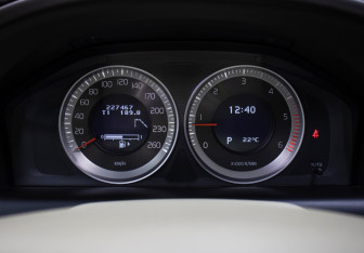Подержанный автомобиль Volvo XC60 2013 года (13 фото)