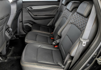 Подержанный автомобиль Geely Okavango 2024 года (12 фото)