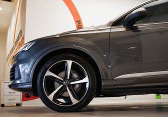 Подержанный автомобиль Audi Q7 2020 года (38 фото)