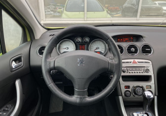 Подержанный автомобиль Peugeot 308 Hatchback 2008 года (12 фото)