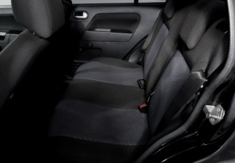 Подержанный автомобиль Ford Fusion 2006 года (10 фото)