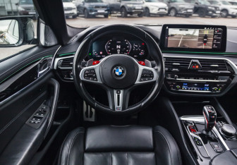 Подержанный автомобиль BMW M5 Sedan 2020 года (18 фото)