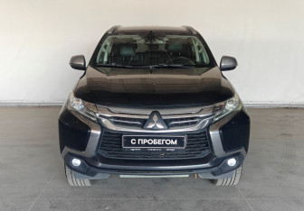 Подержанный автомобиль Mitsubishi Pajero Sport 2017 года (2 фото)