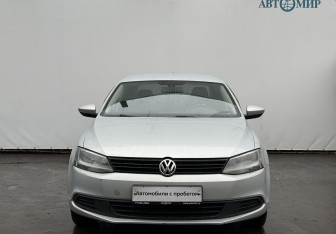 Подержанный автомобиль Volkswagen Jetta Sedan 2013 года (2 фото)