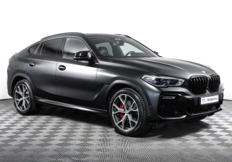 Подержанный автомобиль BMW X6 2021 года (3 фото)