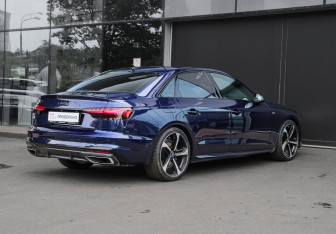 Подержанный автомобиль Audi A4 Sedan 2020 года (4 фото)