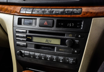 Подержанный автомобиль Toyota Mark II Sedan 2001 года (16 фото)