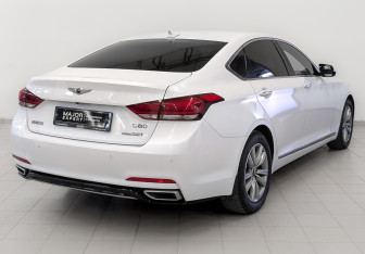 Подержанный автомобиль Genesis G80 2017 года (5 фото)
