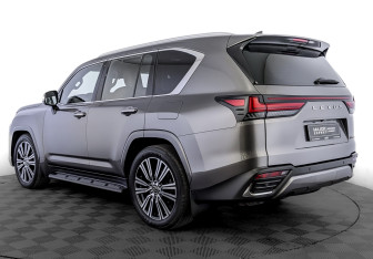Подержанный автомобиль Lexus LX 2024 года (7 фото)