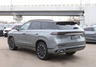 Подержанный автомобиль Jaecoo J8 2024 года (6 фото)